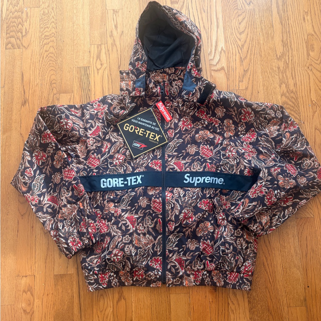 Nwt Supreme X Gore-Tex Court Jacket